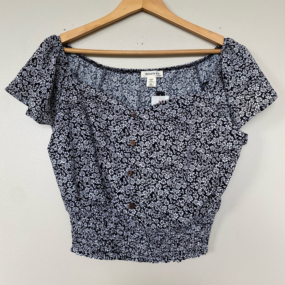 Monteau Black and White Floral Crop Top. Size XL NWT